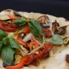 Pizza Provençale végane - Huile d’olive, aubergines, courgettes, poivrons et oignons confits, tomates séchées, basilic